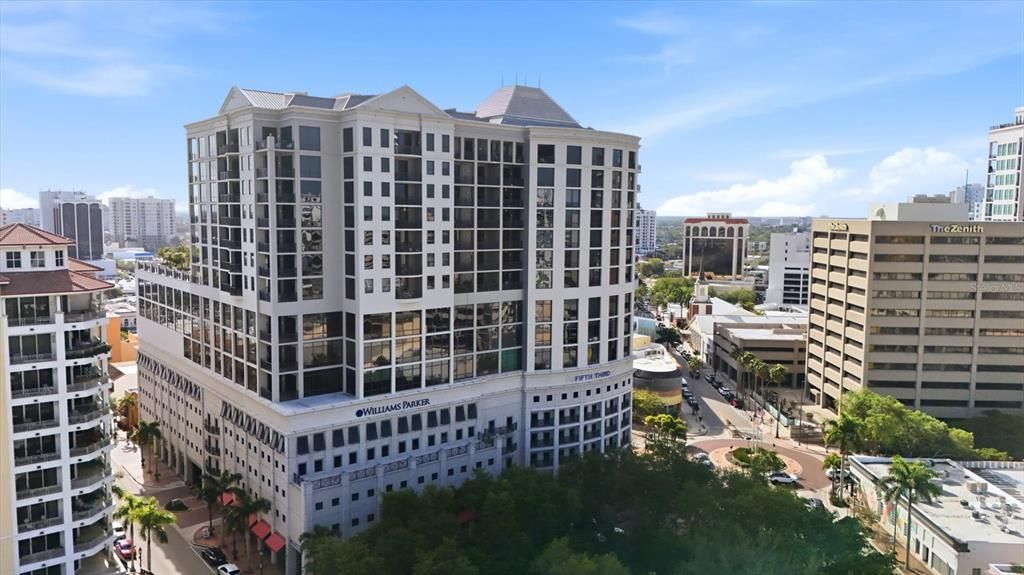 Recently Sold: $1,499,000 (2 beds, 3 baths, 2117 Square Feet)