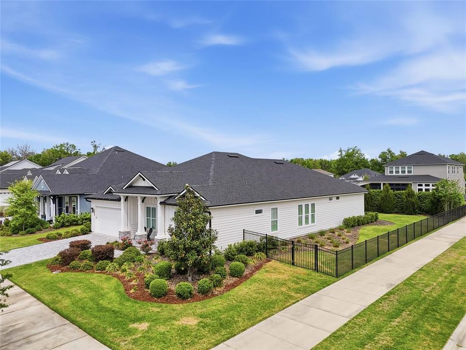 For Sale: $950,000 (3 beds, 3 baths, 2595 Square Feet)