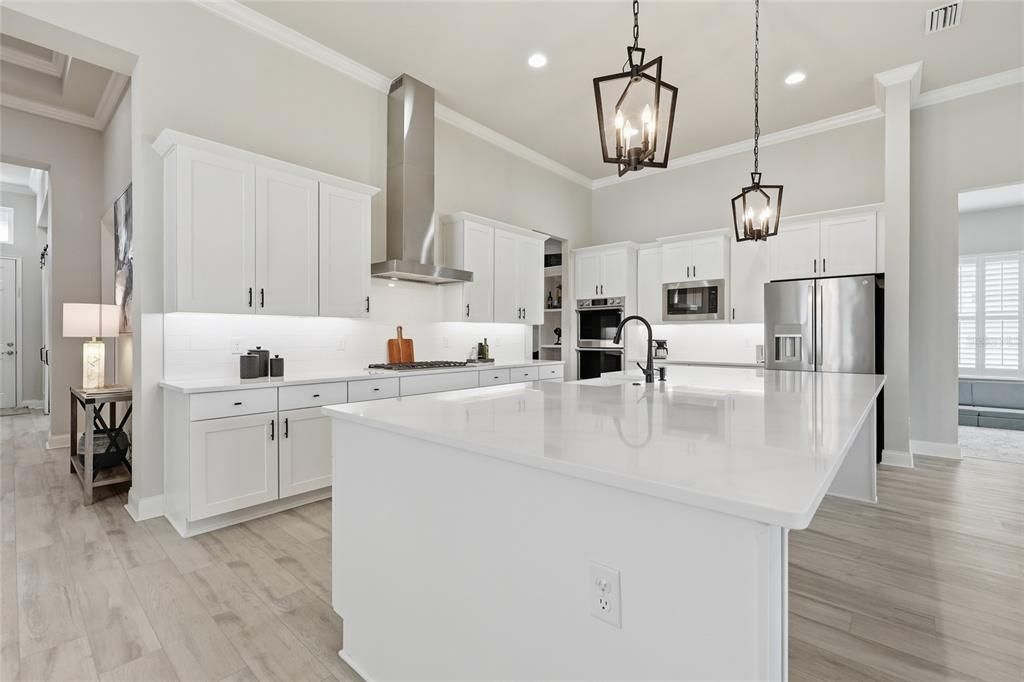 For Sale: $950,000 (3 beds, 3 baths, 2595 Square Feet)