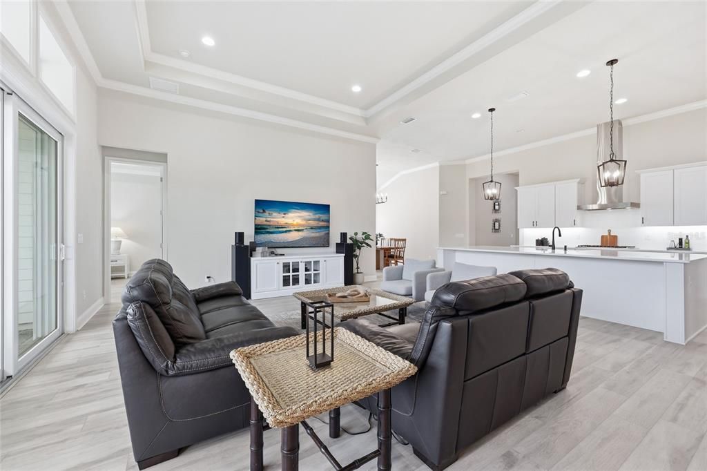 For Sale: $950,000 (3 beds, 3 baths, 2595 Square Feet)