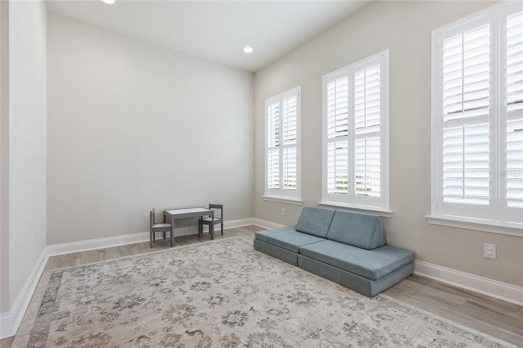 For Sale: $950,000 (3 beds, 3 baths, 2595 Square Feet)