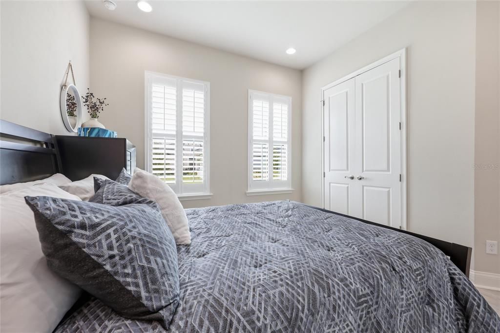 For Sale: $950,000 (3 beds, 3 baths, 2595 Square Feet)