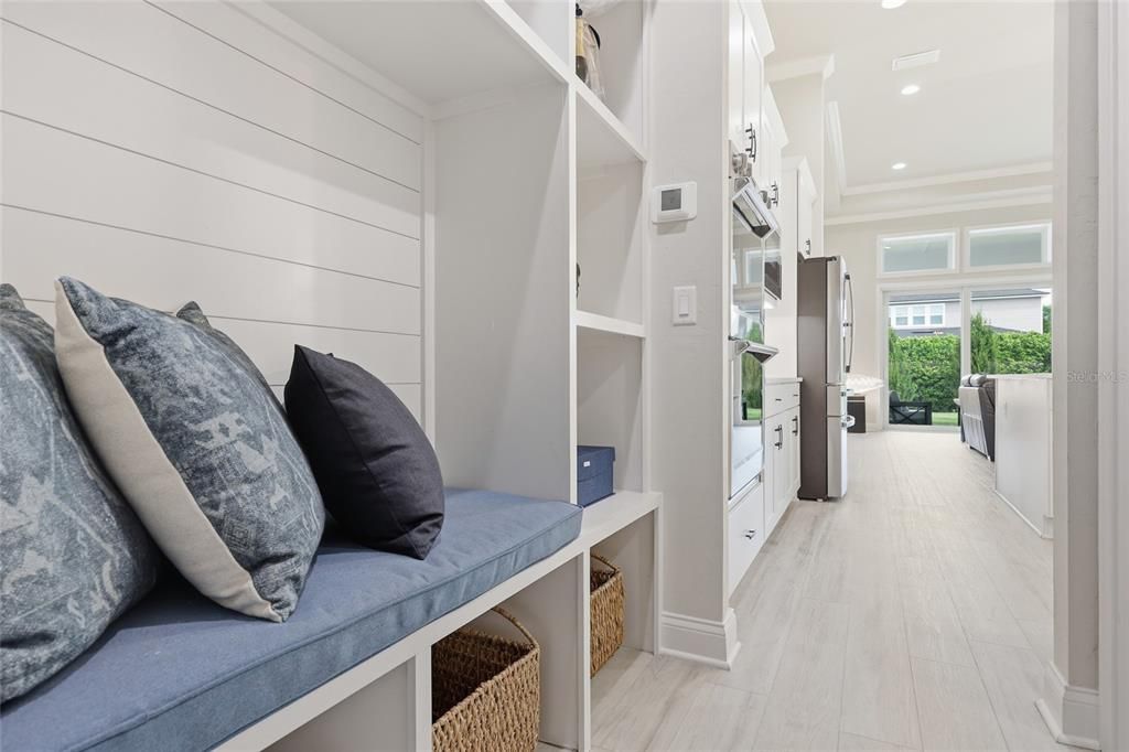 For Sale: $950,000 (3 beds, 3 baths, 2595 Square Feet)