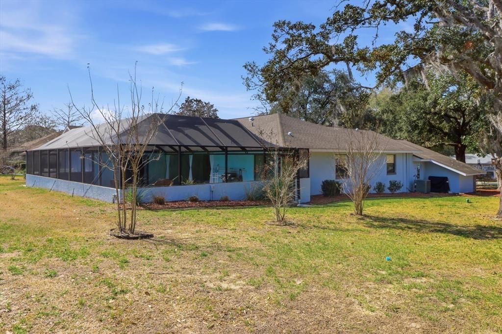 Activo con contrato: $395,000 (3 camas, 2 baños, 2580 Pies cuadrados)