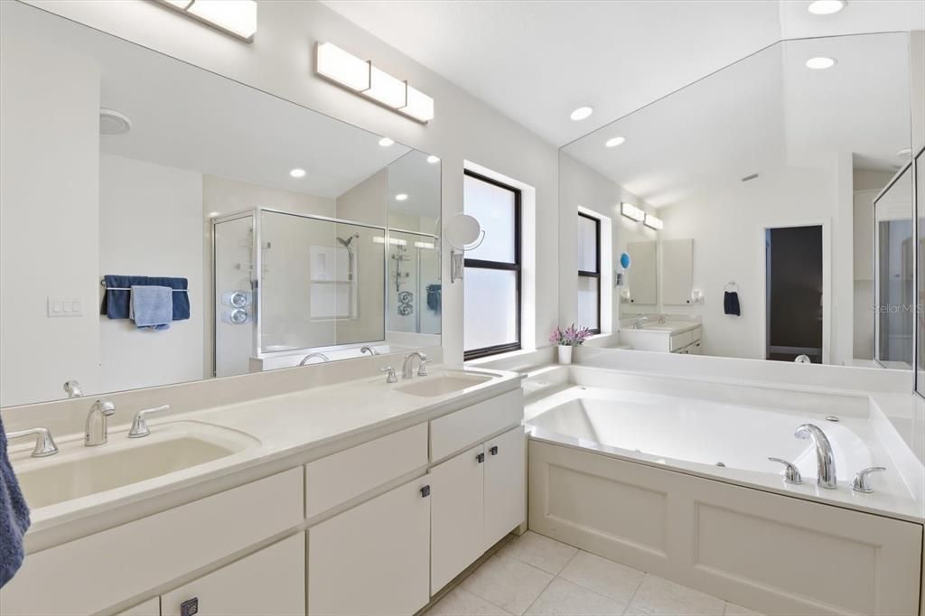 Activo con contrato: $395,000 (3 camas, 2 baños, 2580 Pies cuadrados)