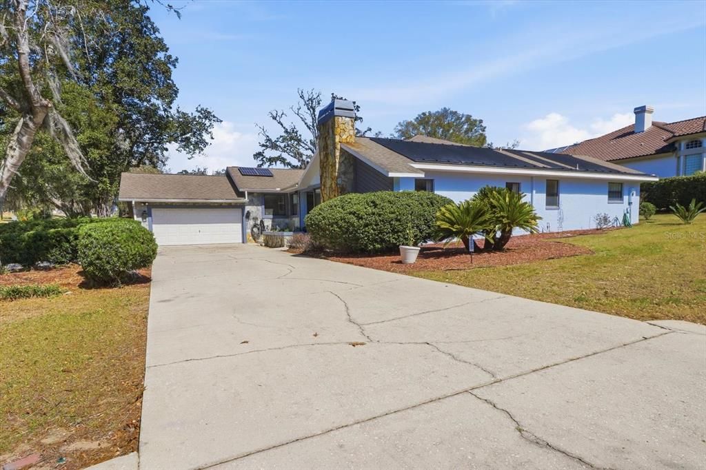 Activo con contrato: $395,000 (3 camas, 2 baños, 2580 Pies cuadrados)