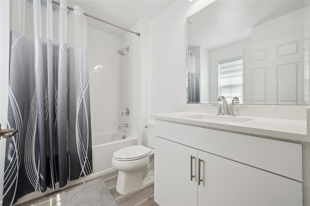 En Venta: $899,000 (5 camas, 4 baños, 3300 Pies cuadrados)