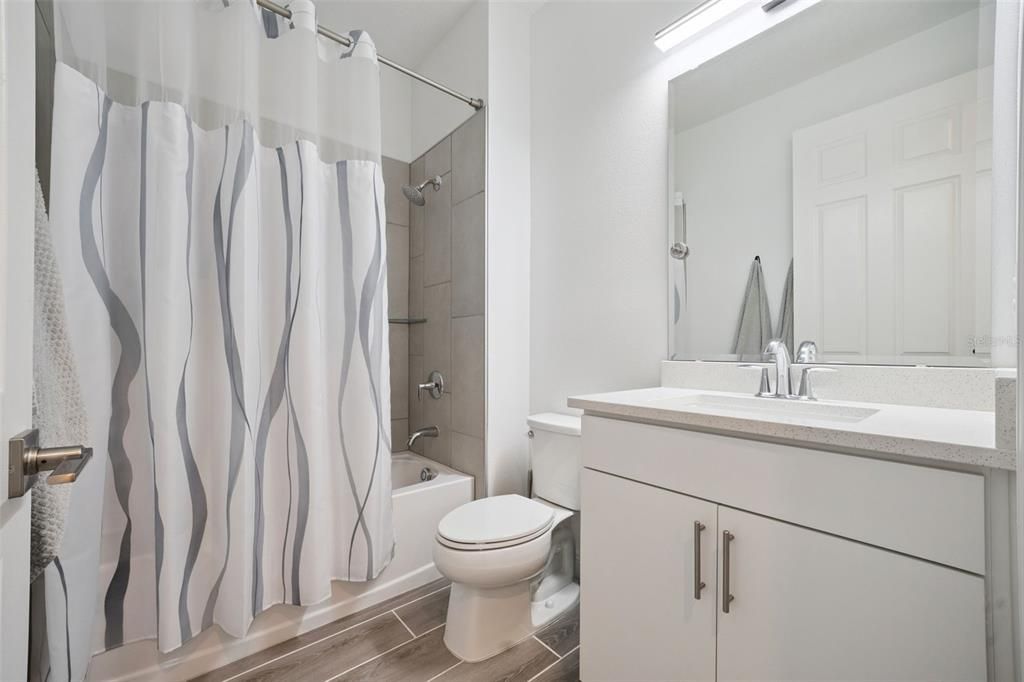 En Venta: $899,000 (5 camas, 4 baños, 3300 Pies cuadrados)