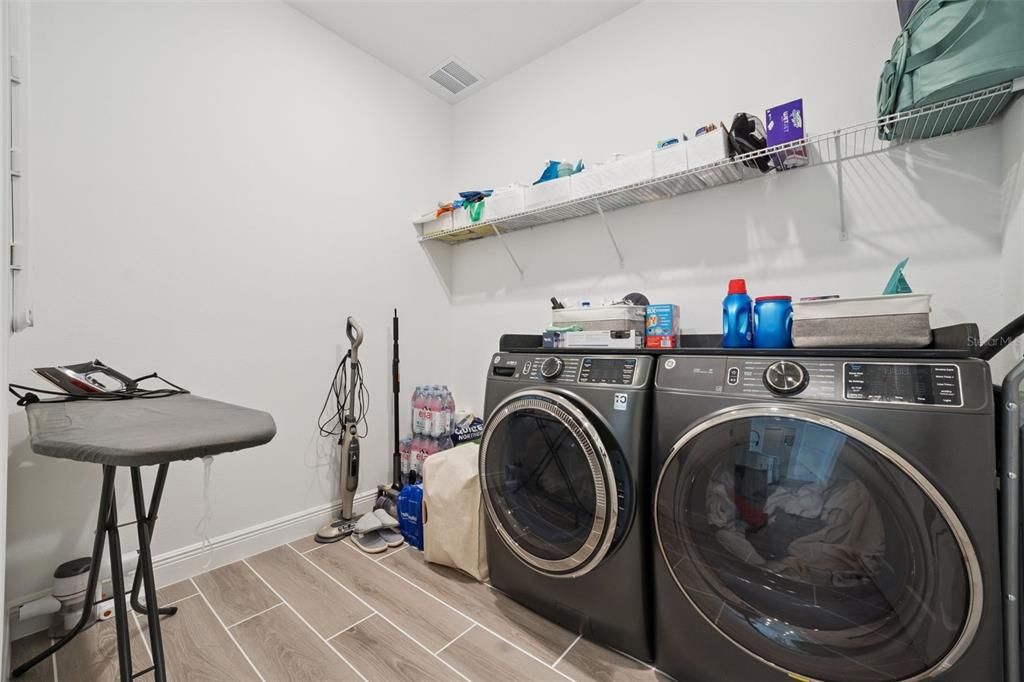 En Venta: $899,000 (5 camas, 4 baños, 3300 Pies cuadrados)