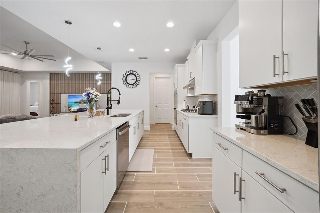 En Venta: $899,000 (5 camas, 4 baños, 3300 Pies cuadrados)