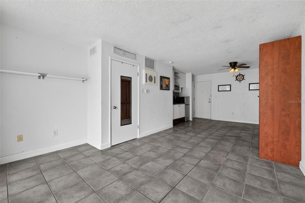 For Sale: $129,900 (0 beds, 1 baths, 344 Square Feet)