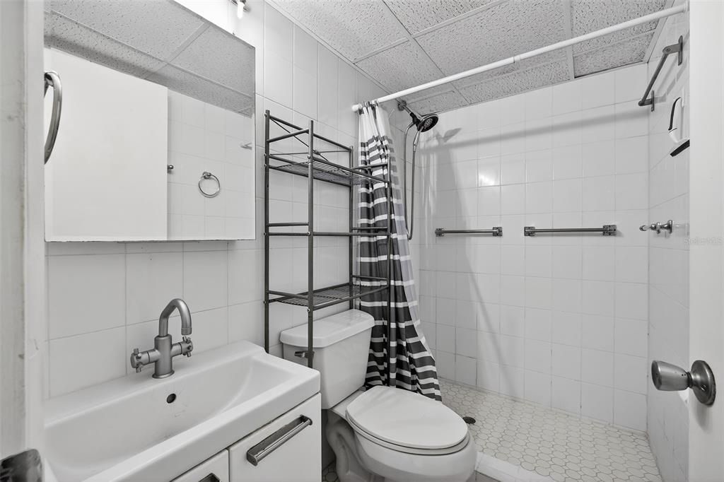 For Sale: $129,900 (0 beds, 1 baths, 344 Square Feet)