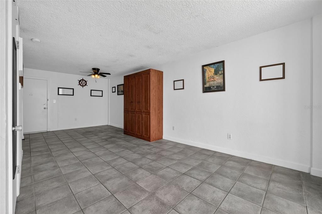 For Sale: $129,900 (0 beds, 1 baths, 344 Square Feet)