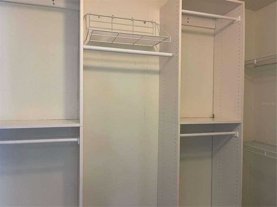 For Sale: $159,900 (2 beds, 2 baths, 1352 Square Feet)