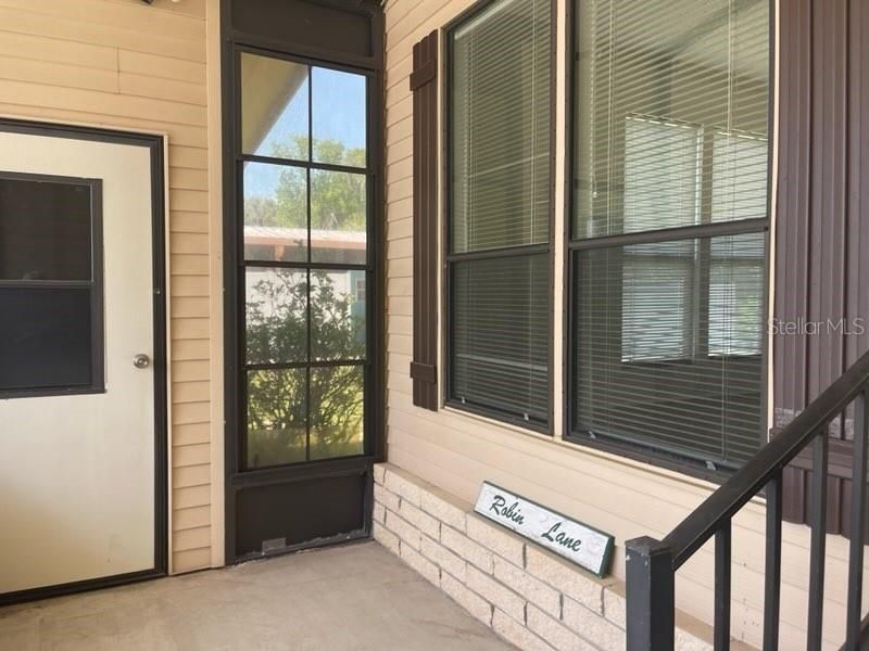 For Sale: $159,900 (2 beds, 2 baths, 1352 Square Feet)