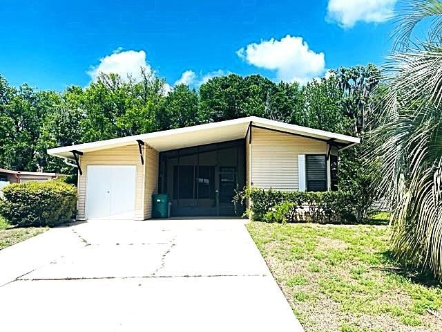 For Sale: $159,900 (2 beds, 2 baths, 1352 Square Feet)