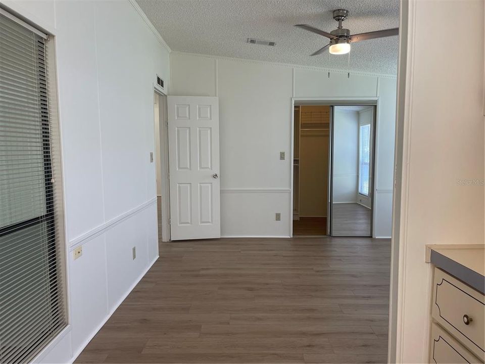 For Sale: $159,900 (2 beds, 2 baths, 1352 Square Feet)