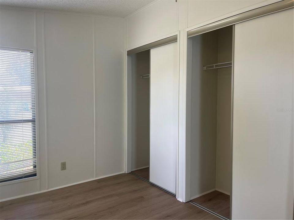 For Sale: $159,900 (2 beds, 2 baths, 1352 Square Feet)