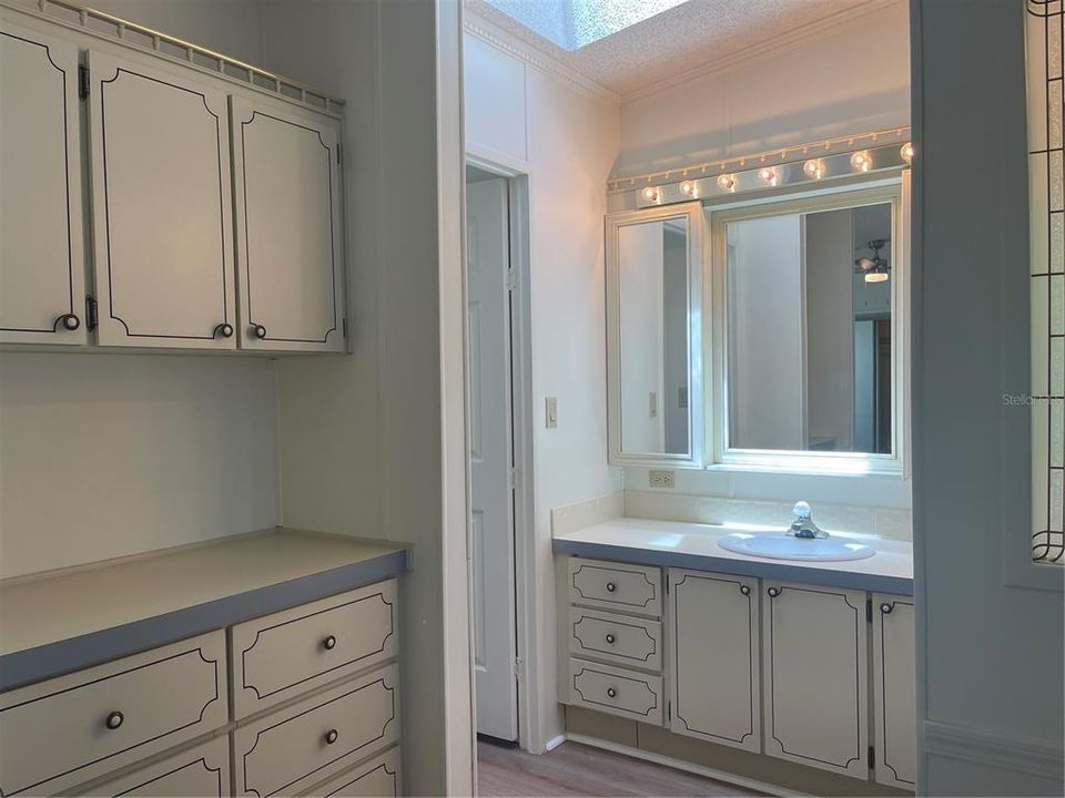 For Sale: $159,900 (2 beds, 2 baths, 1352 Square Feet)