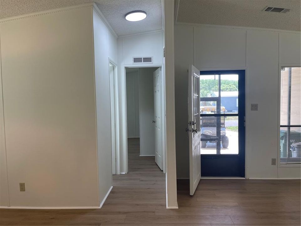 For Sale: $159,900 (2 beds, 2 baths, 1352 Square Feet)