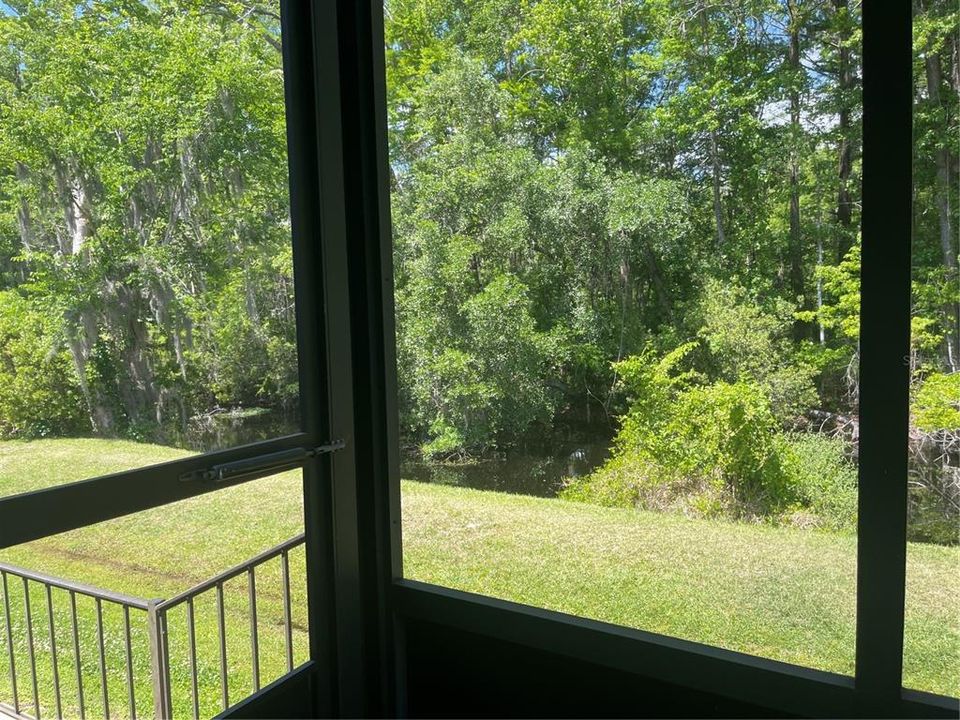 For Sale: $159,900 (2 beds, 2 baths, 1352 Square Feet)