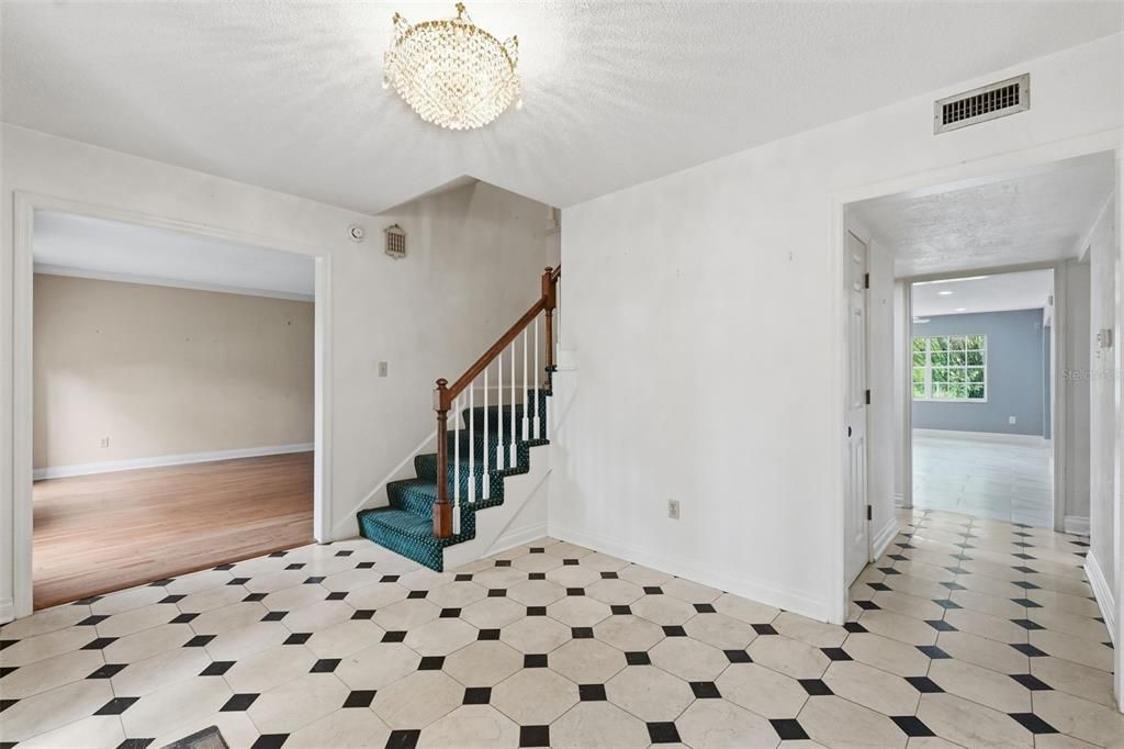 Activo con contrato: $950,000 (4 camas, 3 baños, 4002 Pies cuadrados)