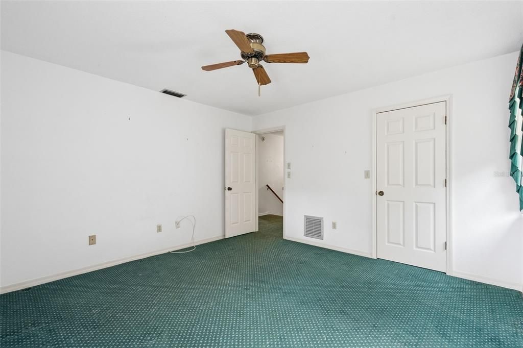 Activo con contrato: $950,000 (4 camas, 3 baños, 4002 Pies cuadrados)