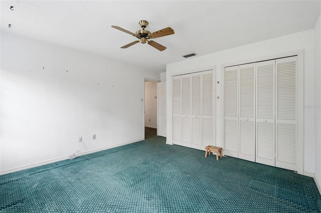 Activo con contrato: $950,000 (4 camas, 3 baños, 4002 Pies cuadrados)