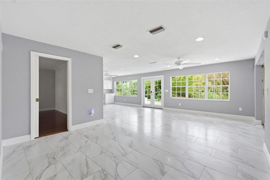 Activo con contrato: $950,000 (4 camas, 3 baños, 4002 Pies cuadrados)
