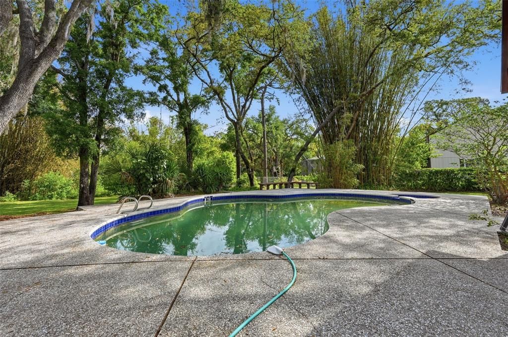 Activo con contrato: $950,000 (4 camas, 3 baños, 4002 Pies cuadrados)