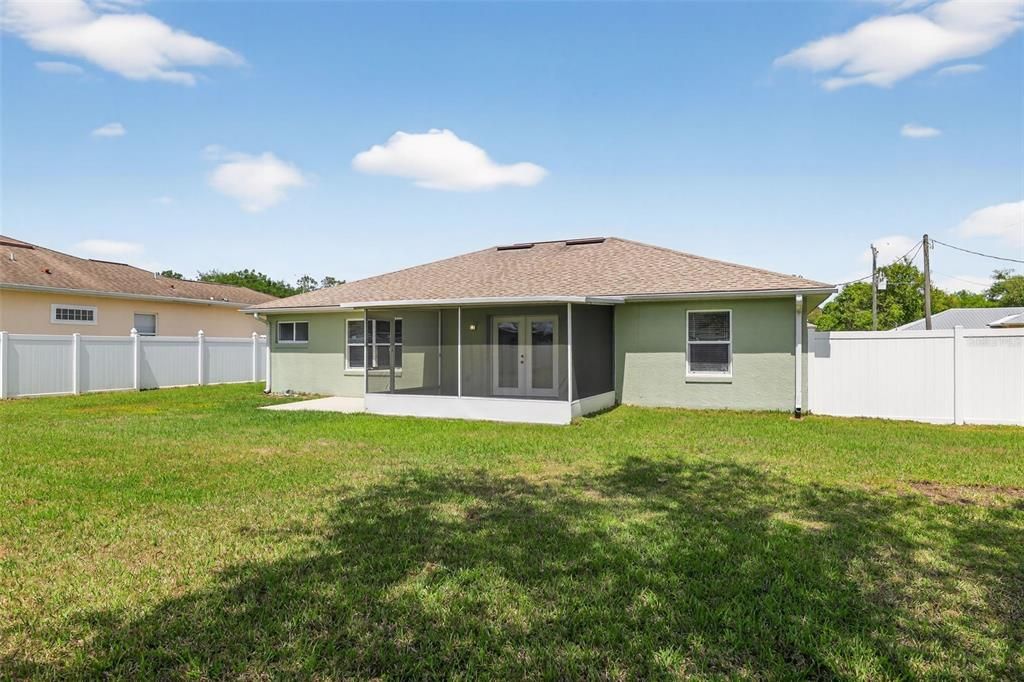 Activo con contrato: $245,000 (3 camas, 2 baños, 1202 Pies cuadrados)