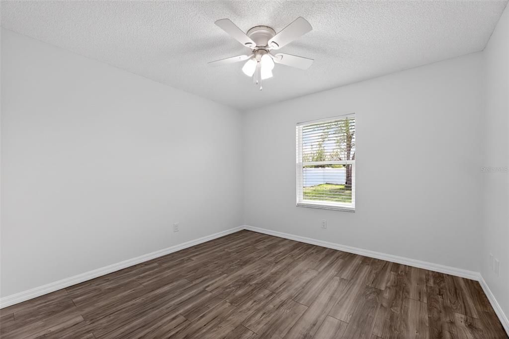 Activo con contrato: $245,000 (3 camas, 2 baños, 1202 Pies cuadrados)