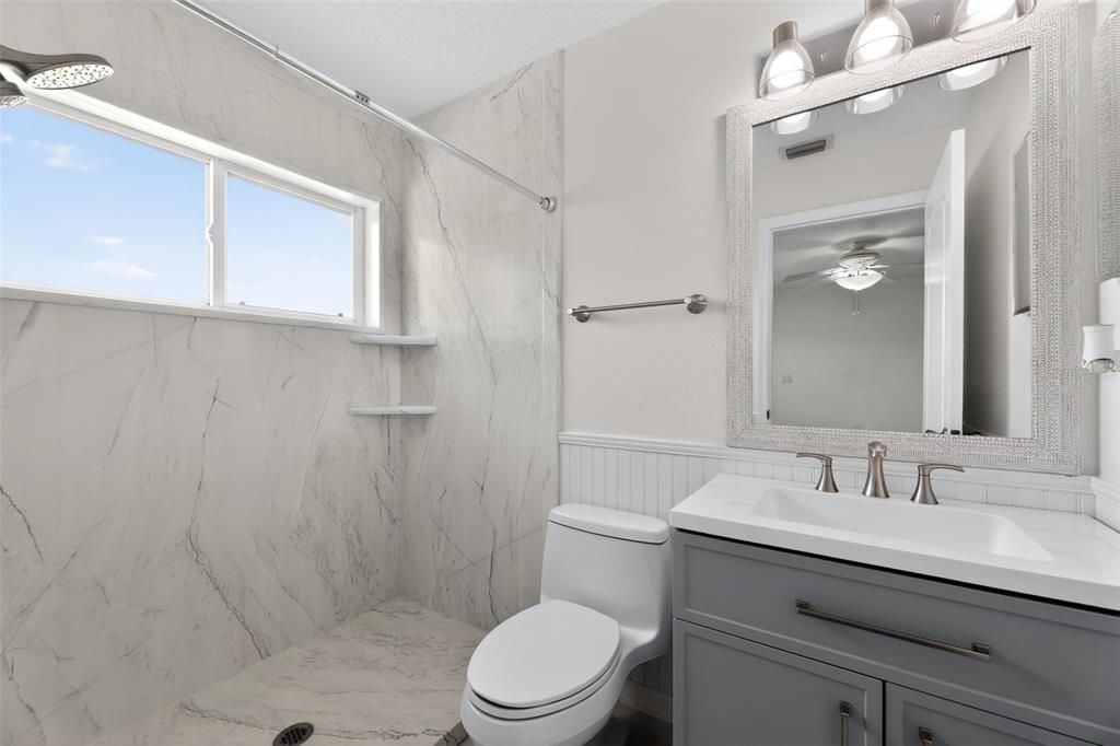 Activo con contrato: $245,000 (3 camas, 2 baños, 1202 Pies cuadrados)