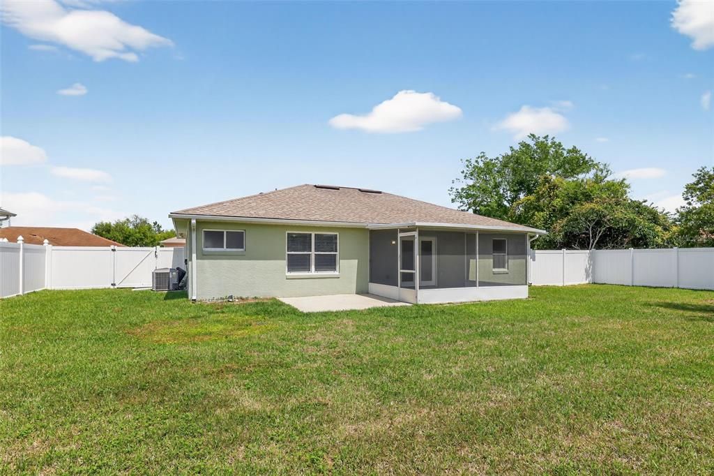 Activo con contrato: $245,000 (3 camas, 2 baños, 1202 Pies cuadrados)