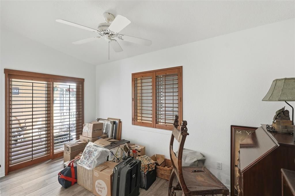 Activo con contrato: $725,000 (3 camas, 3 baños, 1875 Pies cuadrados)