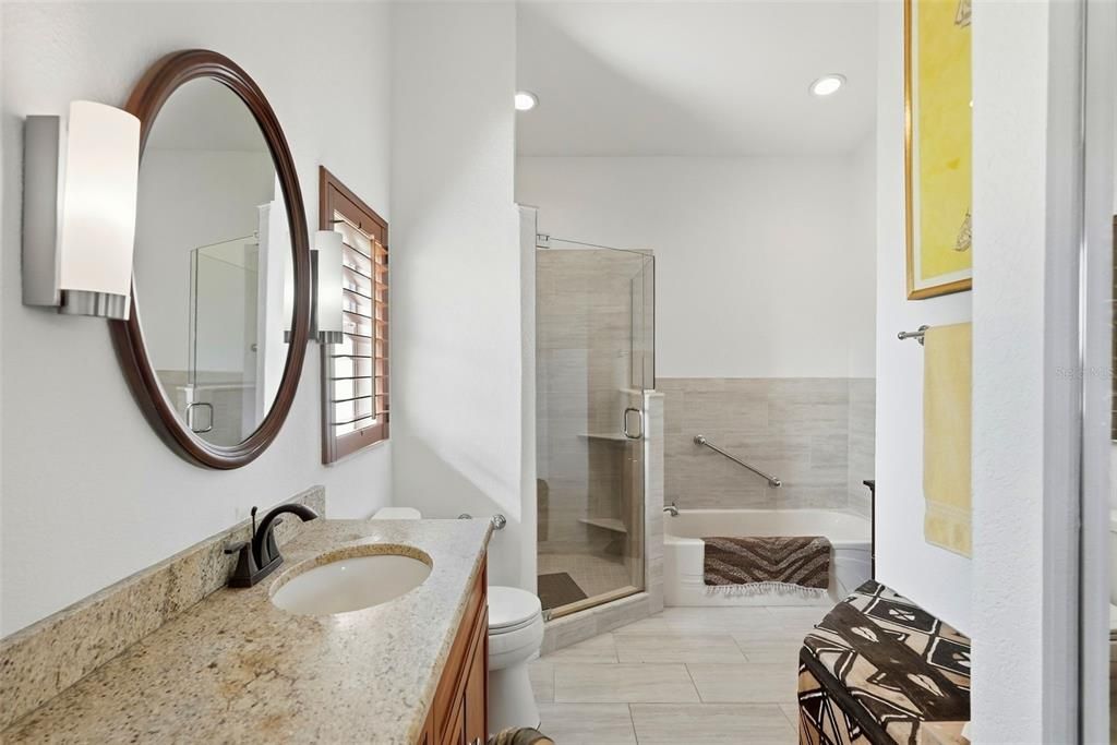 Activo con contrato: $725,000 (3 camas, 3 baños, 1875 Pies cuadrados)