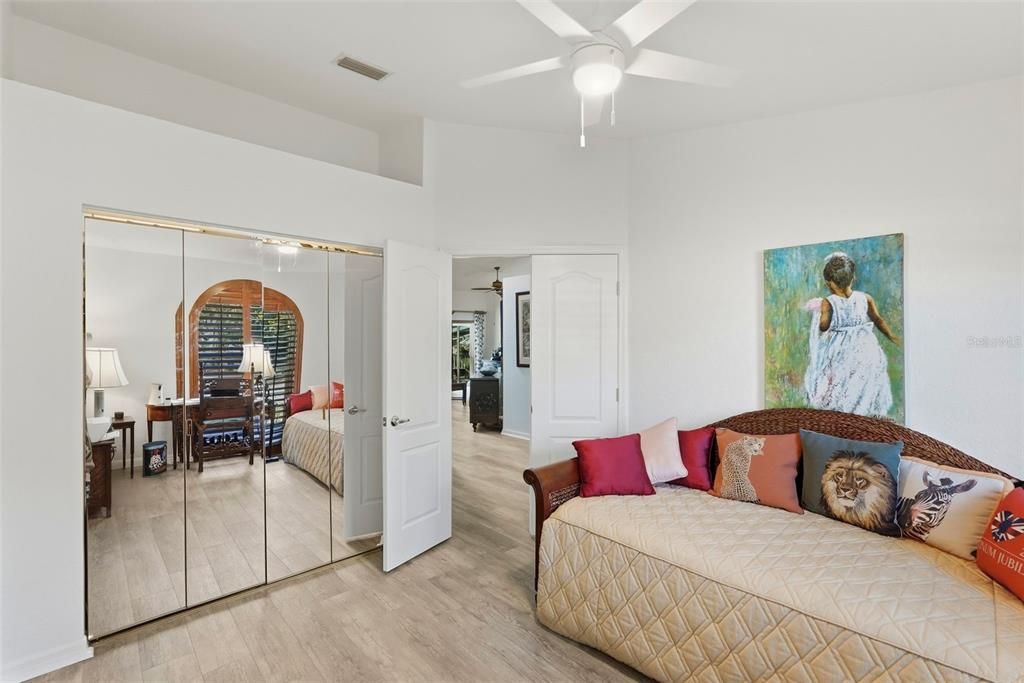 Activo con contrato: $725,000 (3 camas, 3 baños, 1875 Pies cuadrados)
