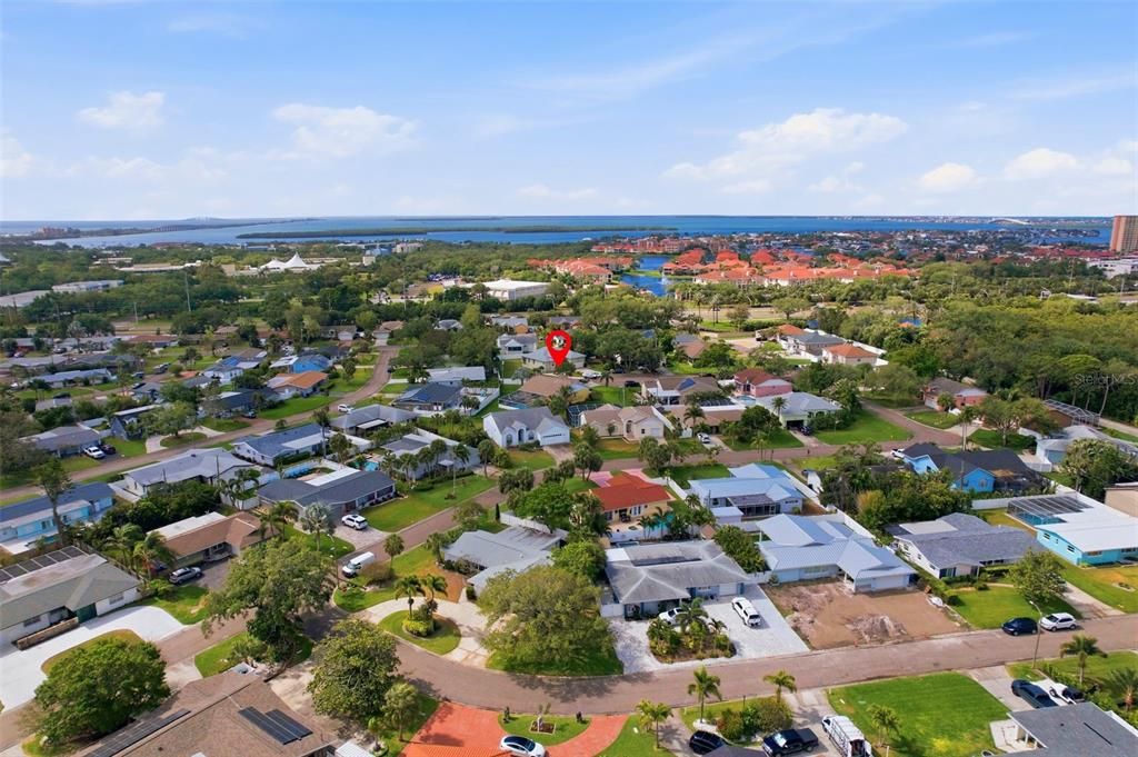 Activo con contrato: $725,000 (3 camas, 3 baños, 1875 Pies cuadrados)