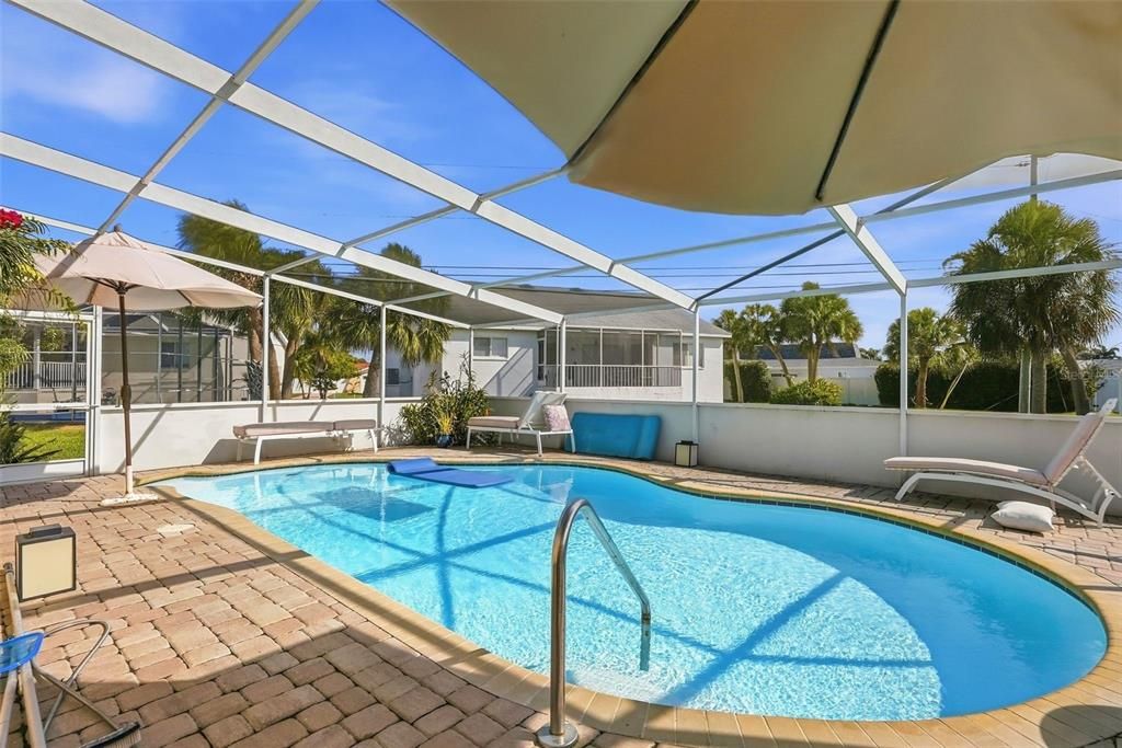 Activo con contrato: $725,000 (3 camas, 3 baños, 1875 Pies cuadrados)
