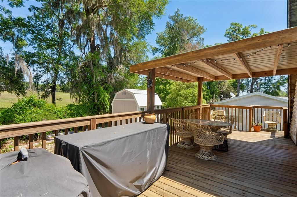 For Sale: $215,000 (1 beds, 1 baths, 861 Square Feet)