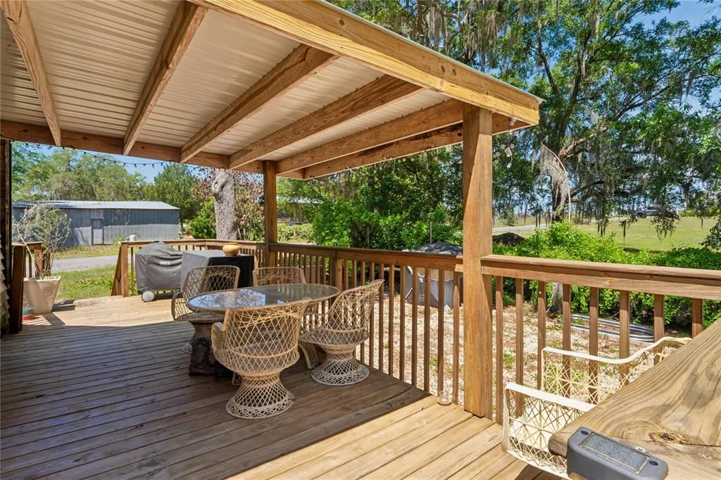 For Sale: $215,000 (1 beds, 1 baths, 861 Square Feet)