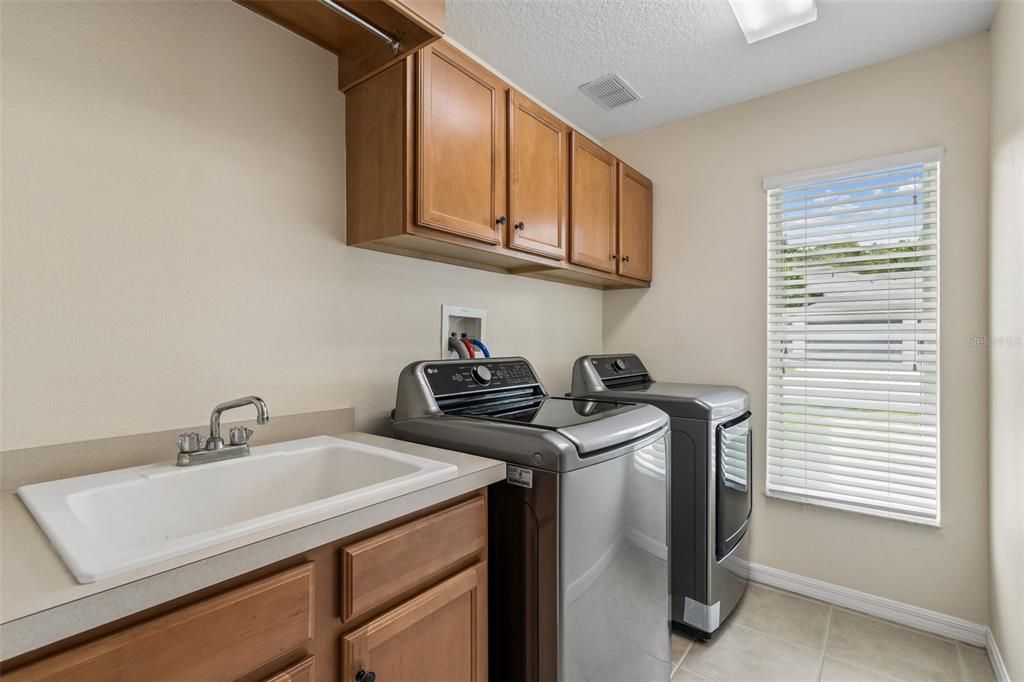 Active With Contract: $749,800 (4 beds, 3 baths, 2866 Square Feet)