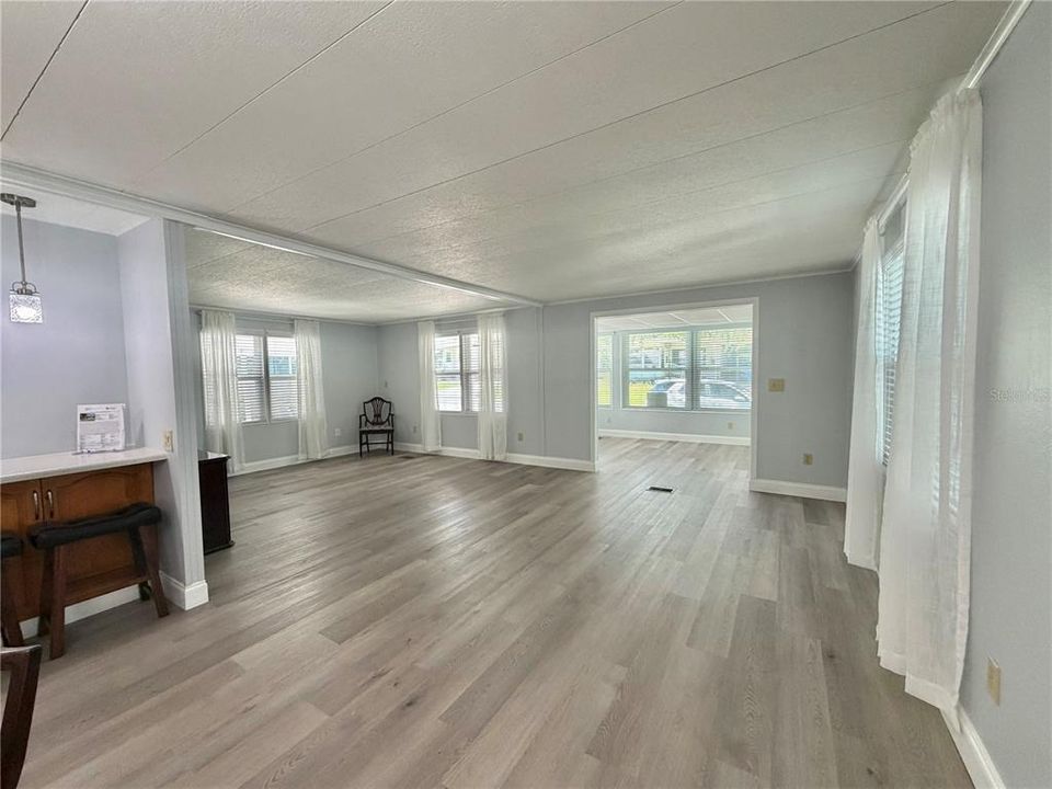 Active With Contract: $120,000 (2 beds, 2 baths, 1312 Square Feet)