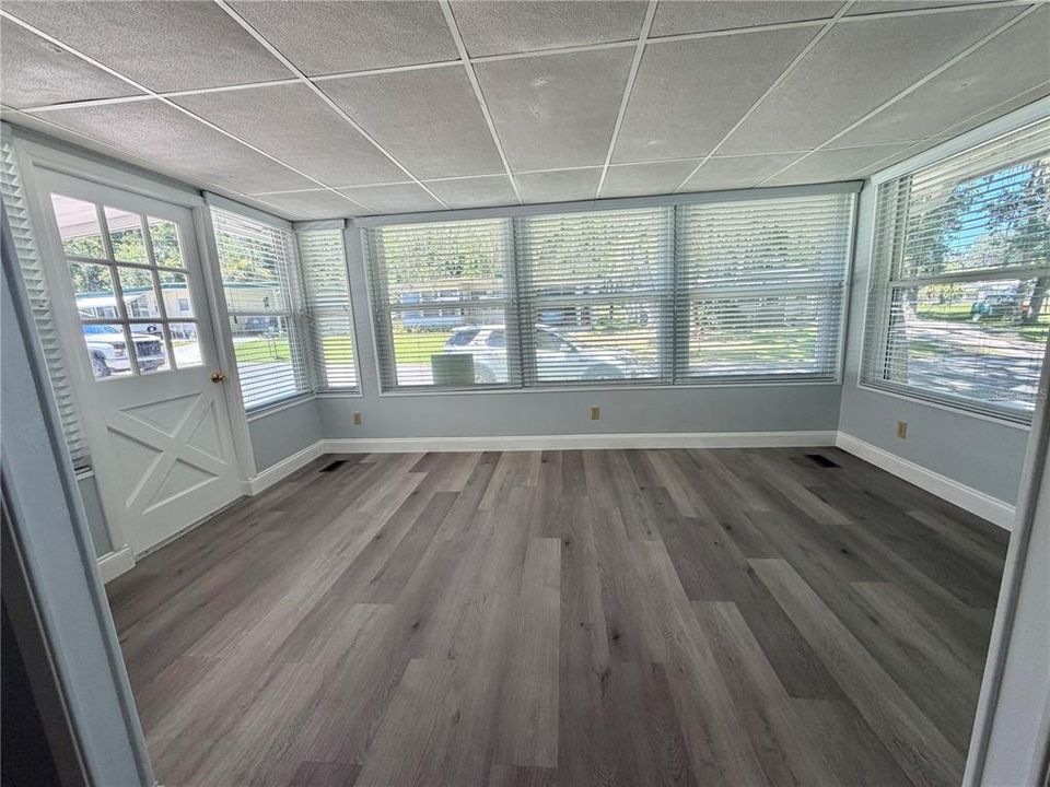 Active With Contract: $120,000 (2 beds, 2 baths, 1312 Square Feet)
