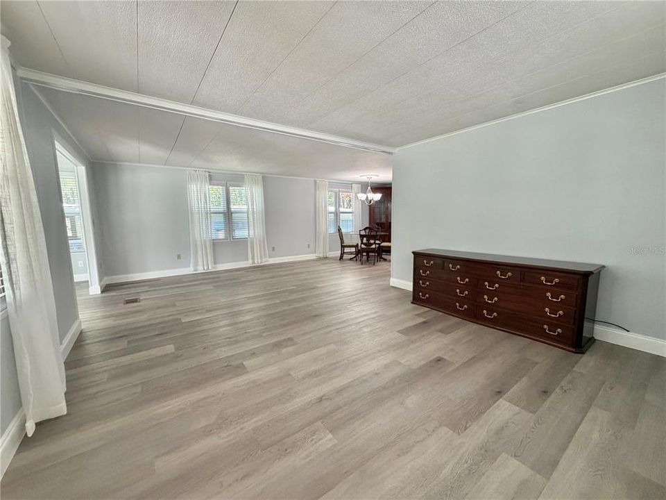 Active With Contract: $120,000 (2 beds, 2 baths, 1312 Square Feet)