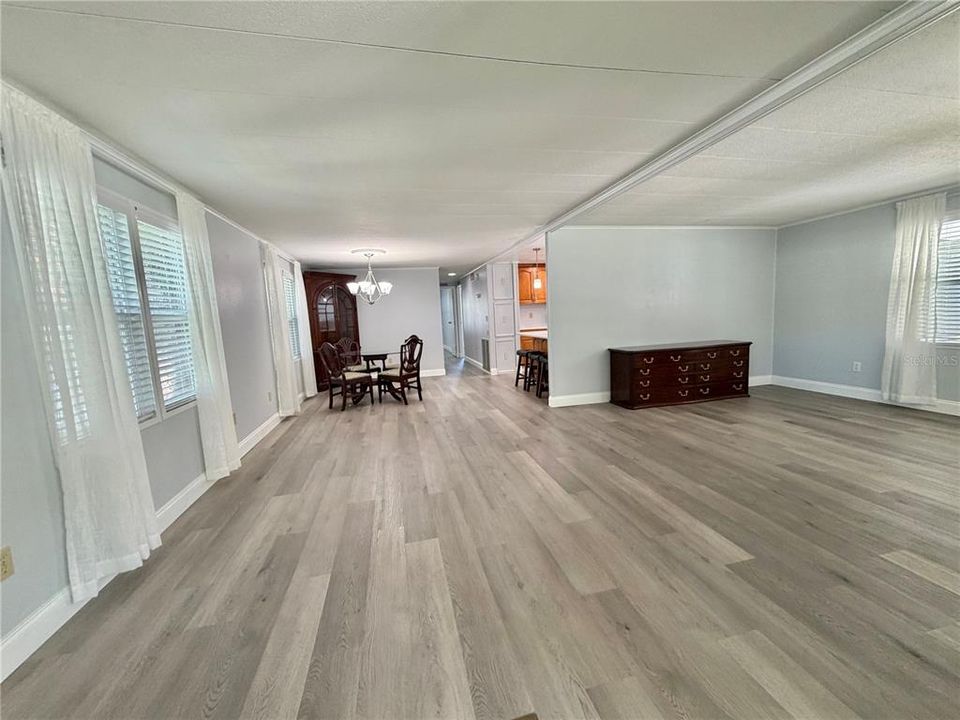 Active With Contract: $120,000 (2 beds, 2 baths, 1312 Square Feet)