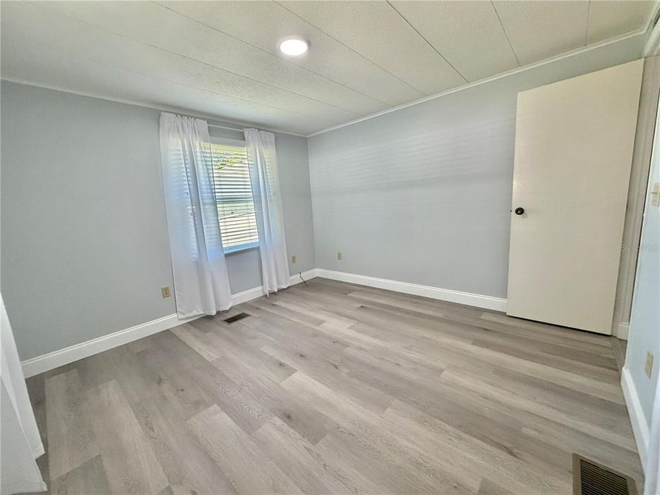 Active With Contract: $120,000 (2 beds, 2 baths, 1312 Square Feet)