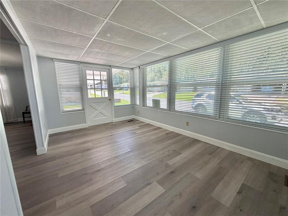 Active With Contract: $120,000 (2 beds, 2 baths, 1312 Square Feet)