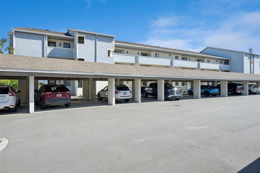 Activo con contrato: $229,000 (2 camas, 2 baños, 1065 Pies cuadrados)