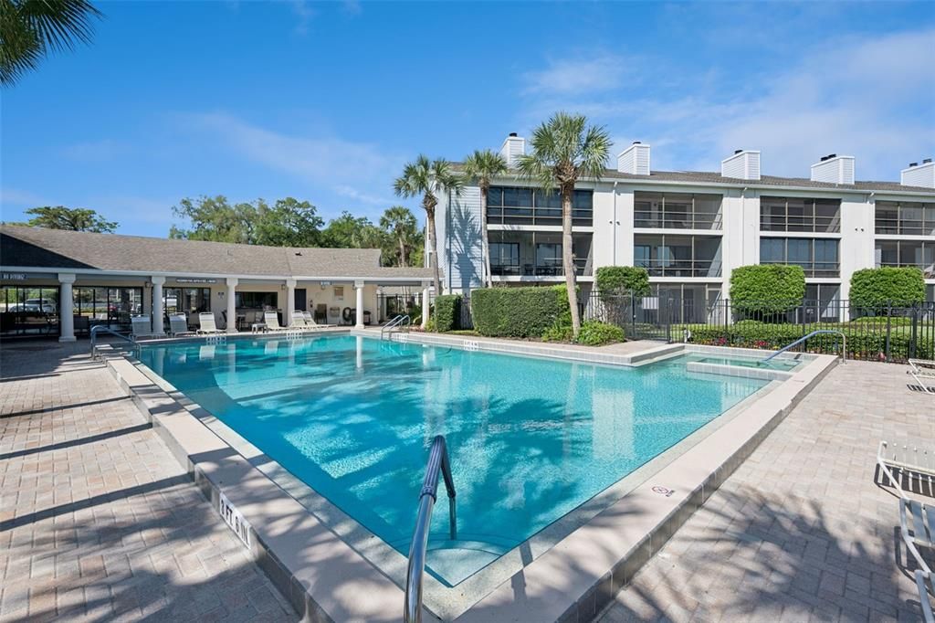 Activo con contrato: $229,000 (2 camas, 2 baños, 1065 Pies cuadrados)